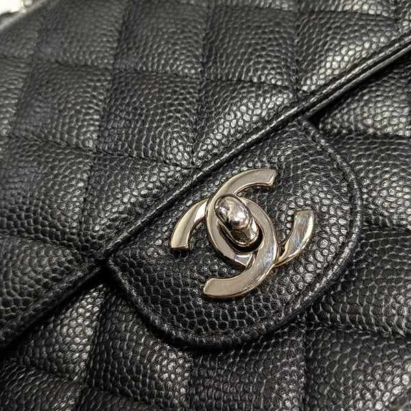 CLASSIC FLAP Medium Quilted Grained Calfskin Black