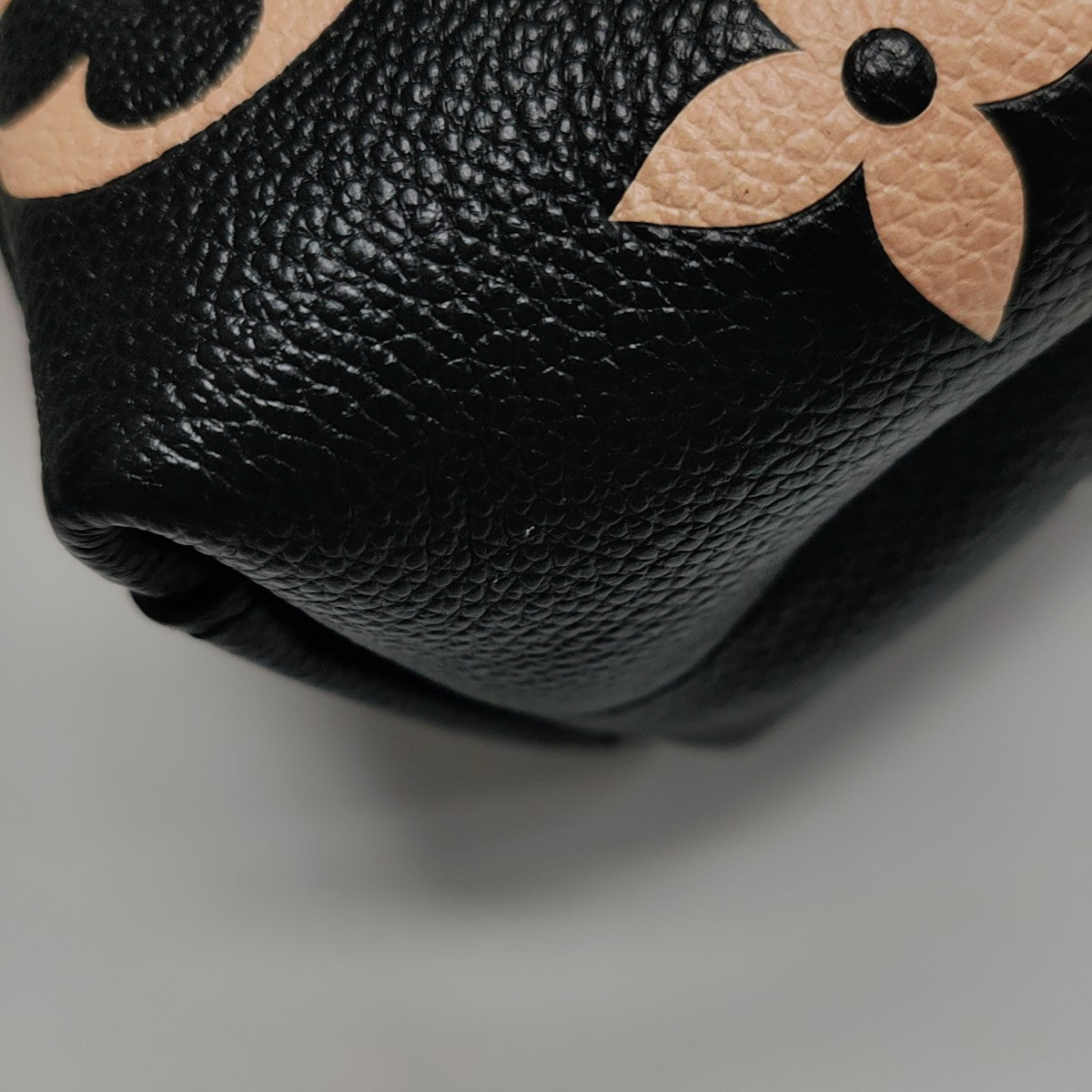 MADELEINE Monogram Calfskin Black