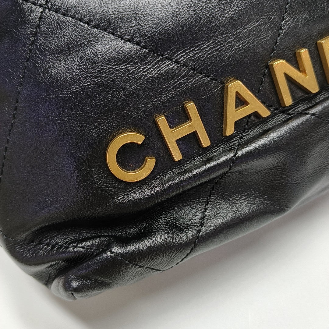 CHANEL 22 Mini Quilted Calfskin Black