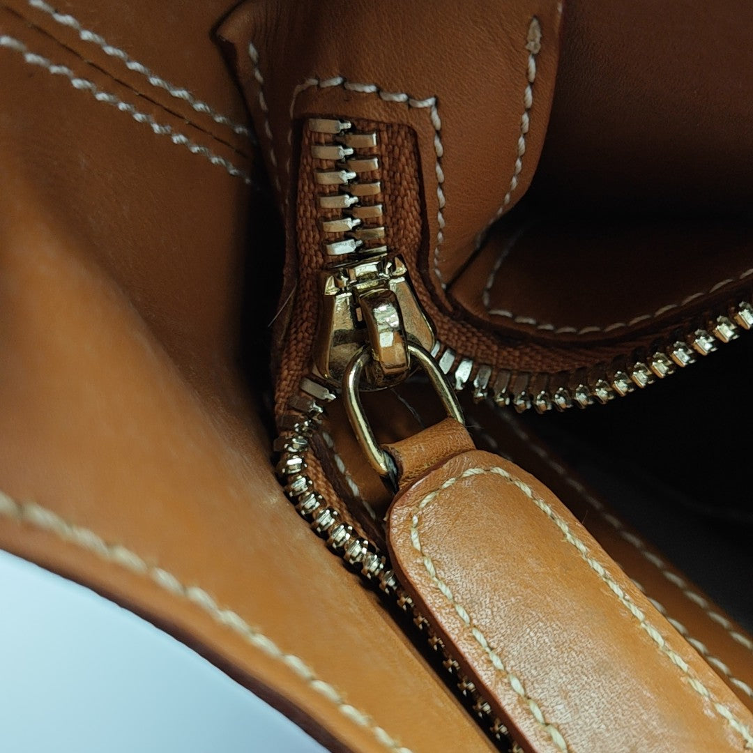 Clasp Hobo Medium Calfskin Brown