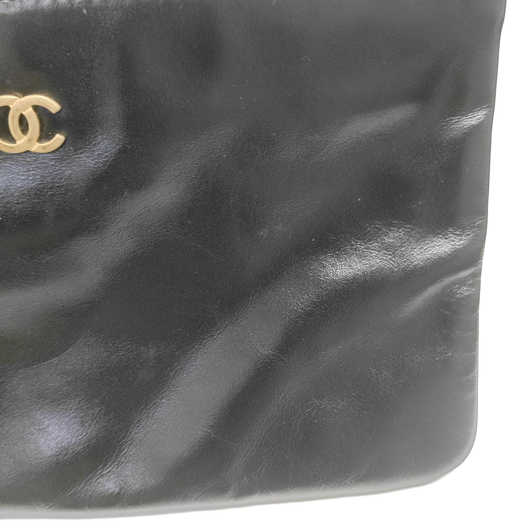 CHANEL 22 Medium Quilted Calfskin Black