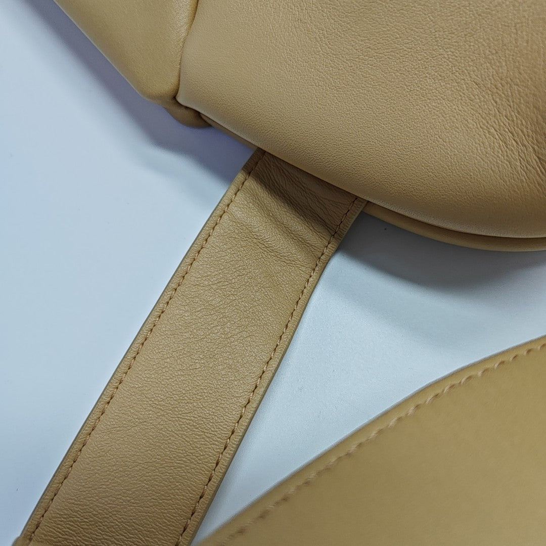 Point Calfskin Beige