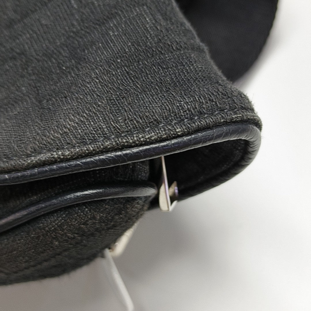 Saddle Medium Oblique Canvas Black