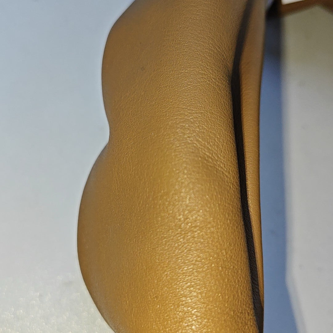 The Pouch Calfskin Brown