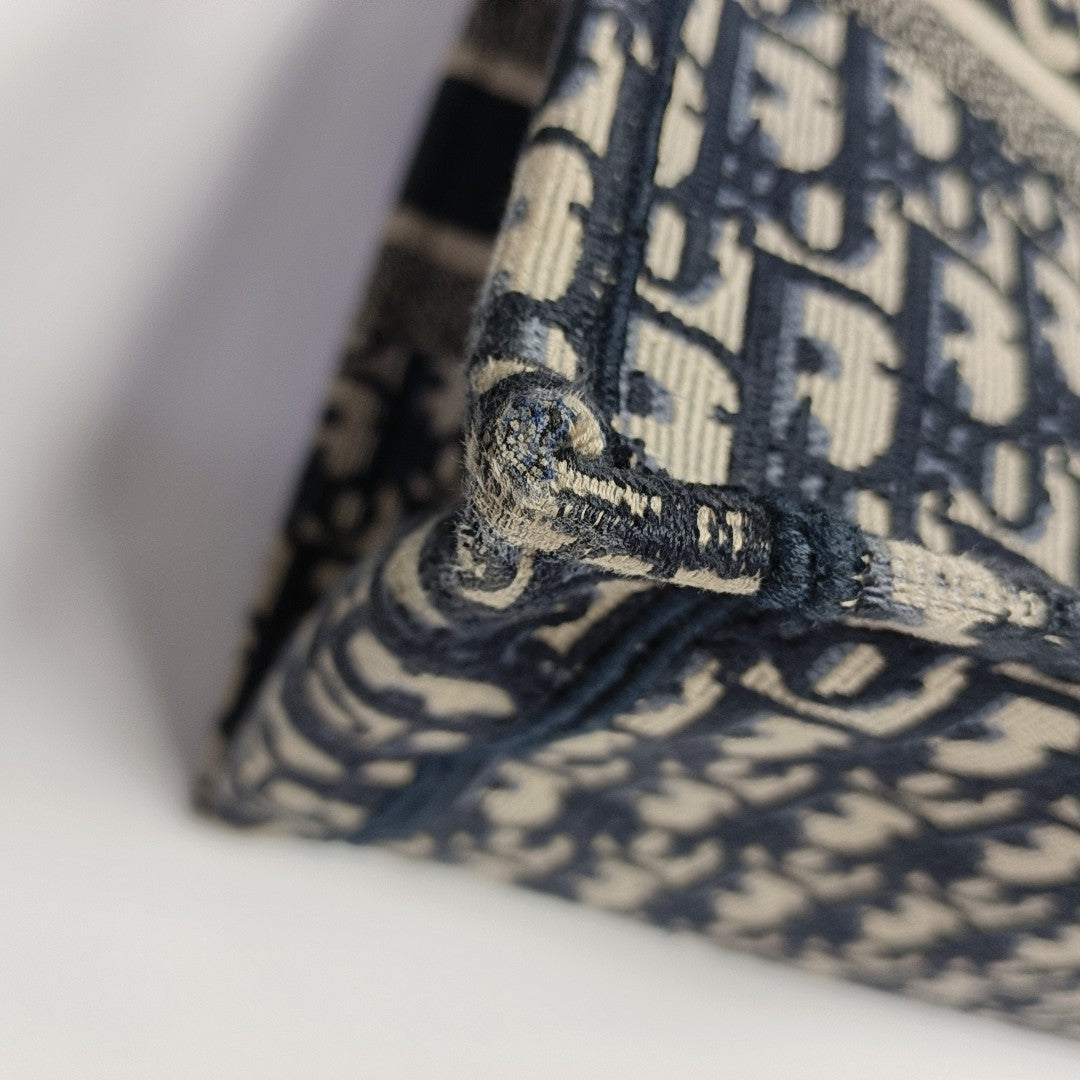 Book Tote Medium Oblique Canvas Blue
