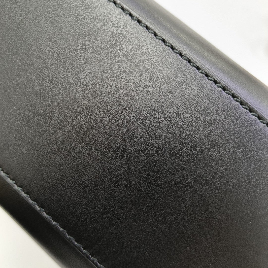 Nymphaea Calfskin Black