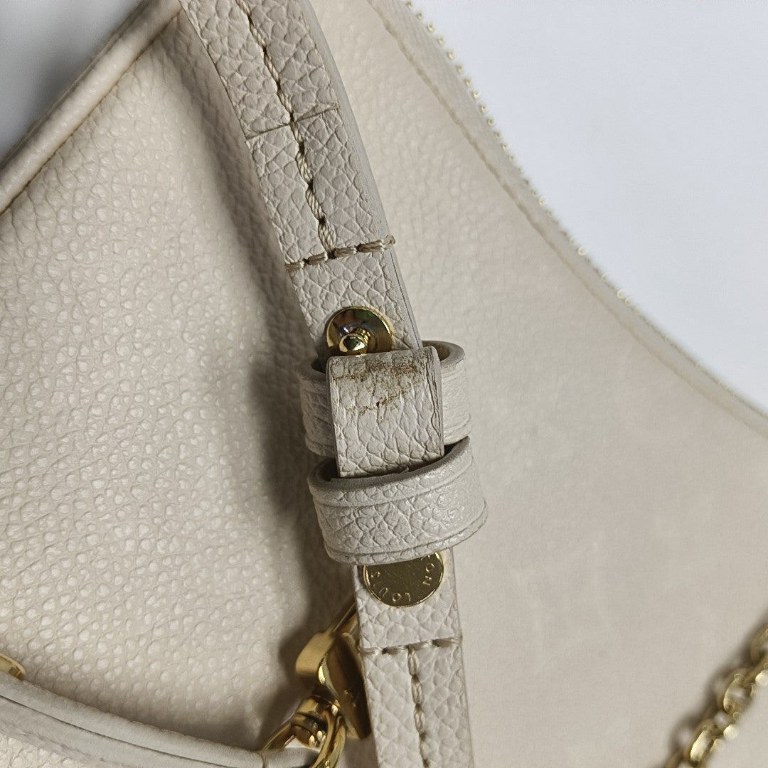 EASY POUCH ON STRAP Calfskin Beige
