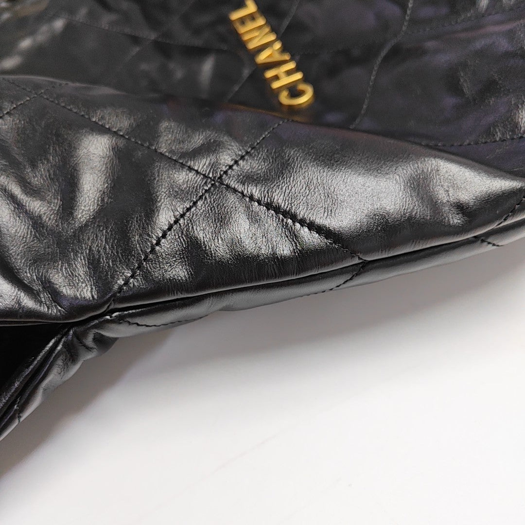 CHANEL 22 Small Quilted Calfskin Black