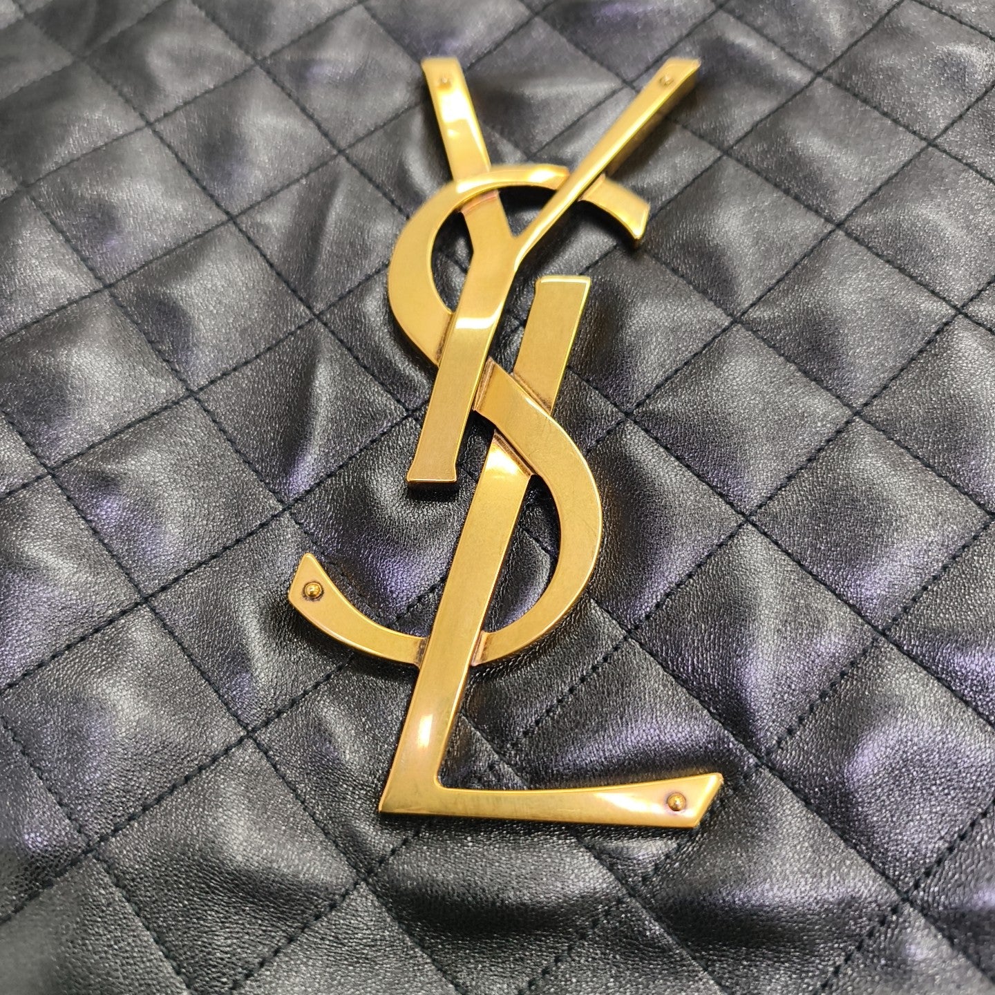 ICARE Extra Large Quilted Lambskin Black