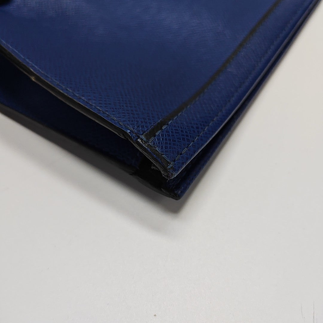 Pochette Voyag MM Calfskin Blue
