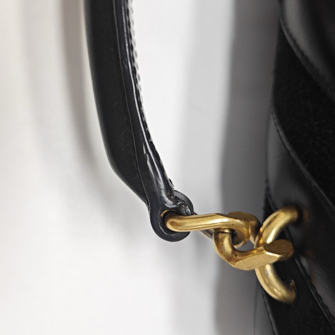 COLLEGE Medium Chevron Lambskin Black
