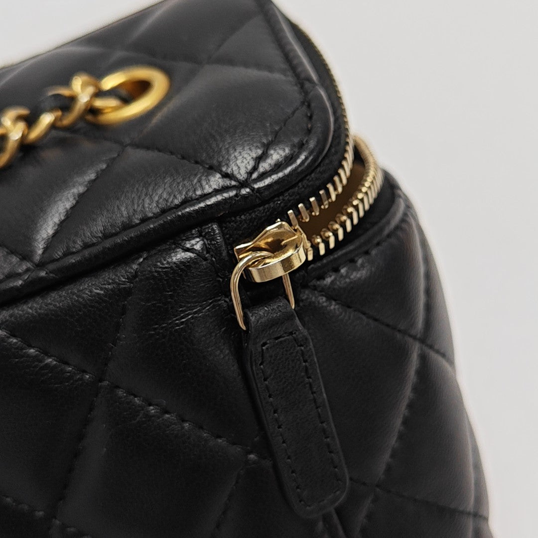 VANITY CASE Small Quilted Lambskin Black