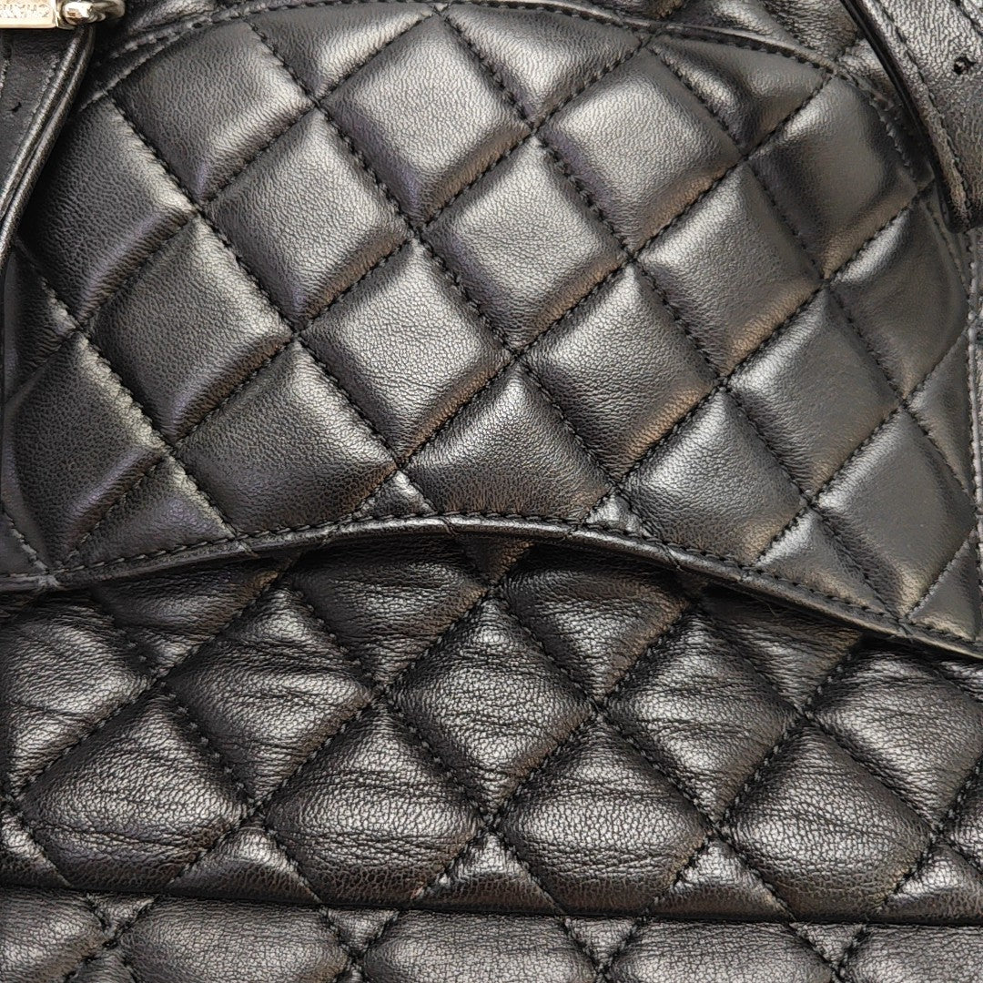URBAN SPIRIT Small Quilted Lambskin Black