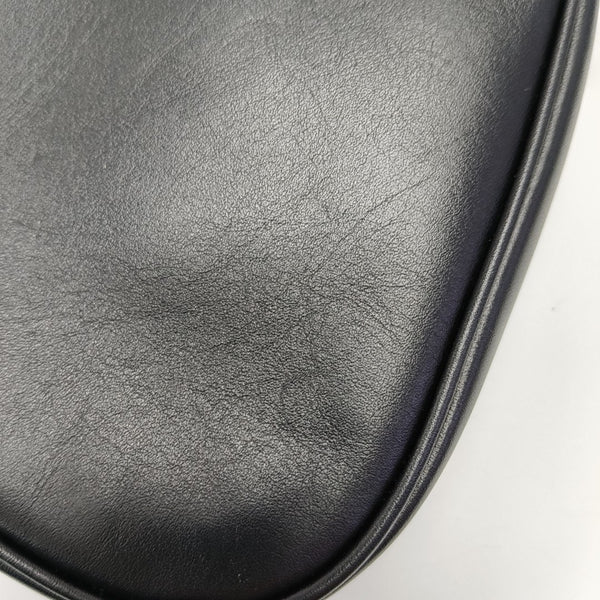 TRIANGLE Calfskin Black