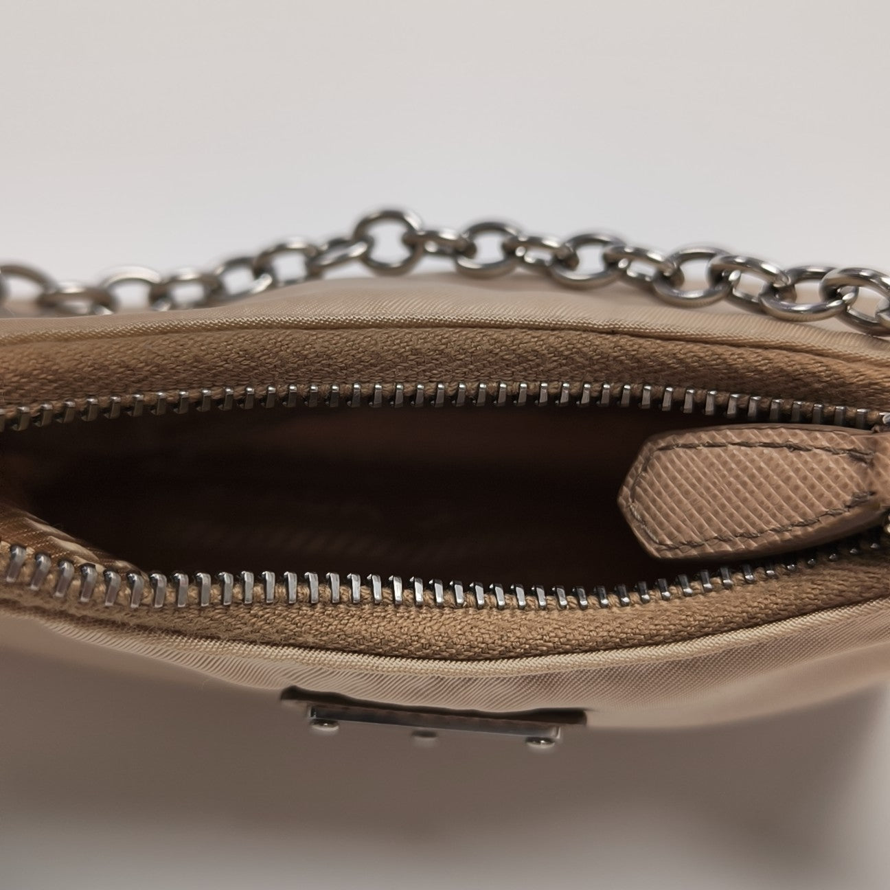 Re-Edition Nylon Beige