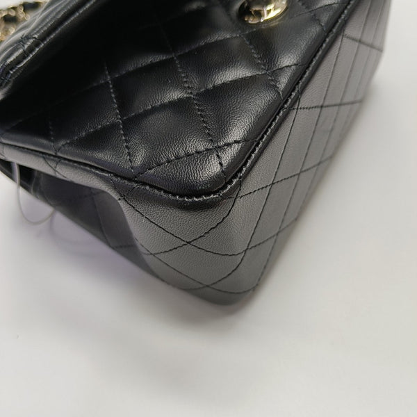 CLASSIC FLAP Mini Quilted Lambskin Black