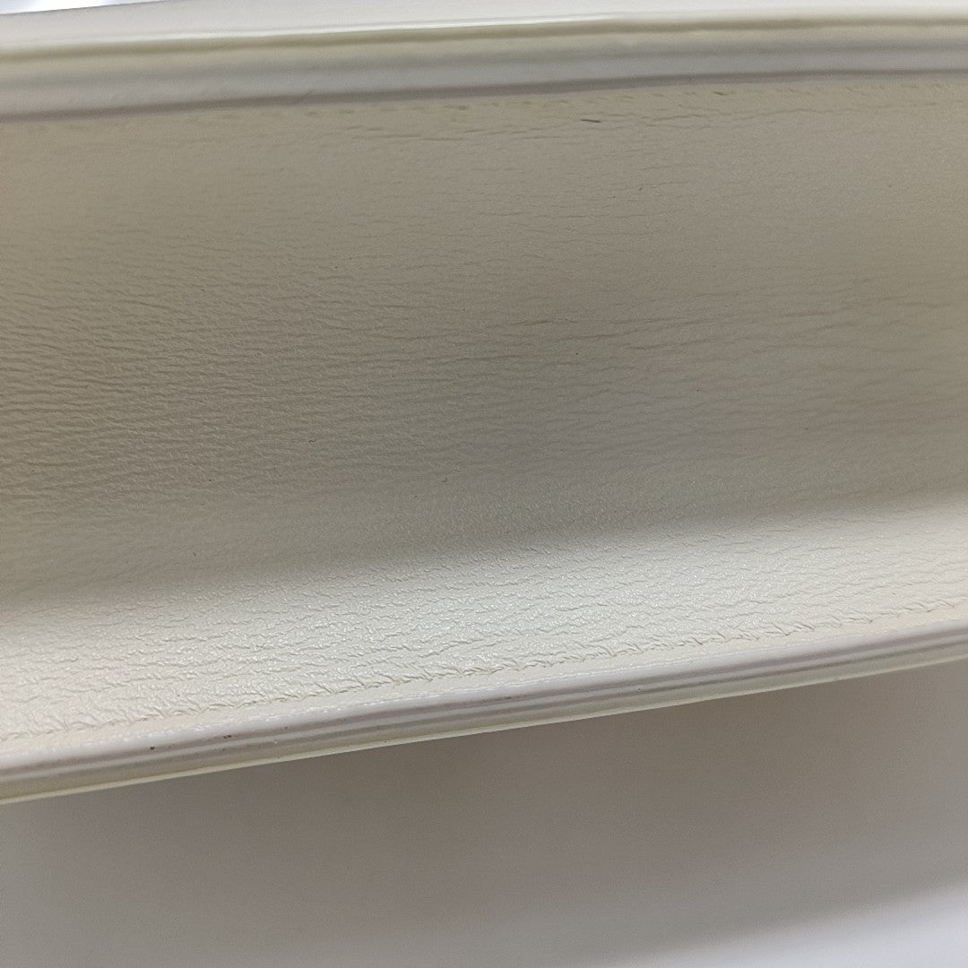 30 Montaigne Calfskin White