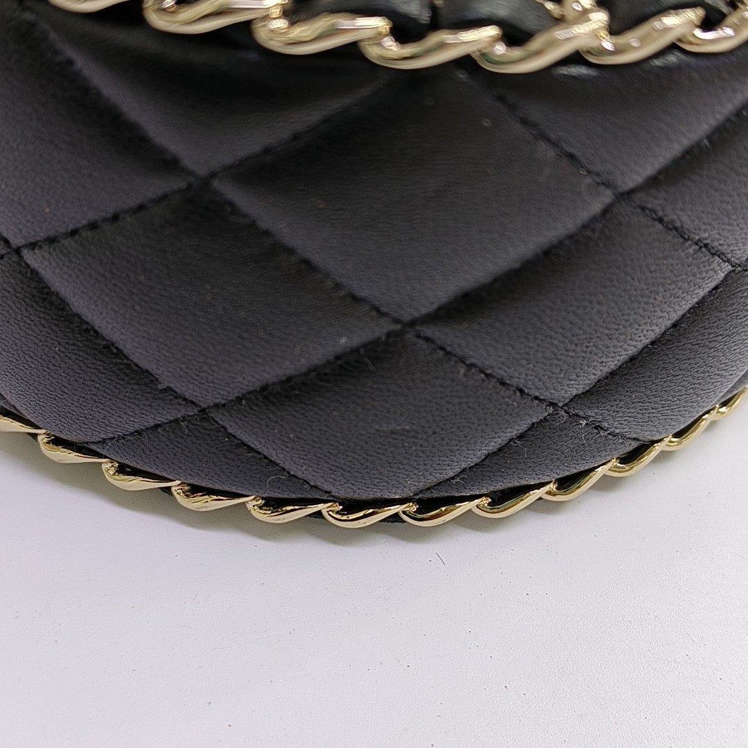ROUND Quilted Lambskin Black