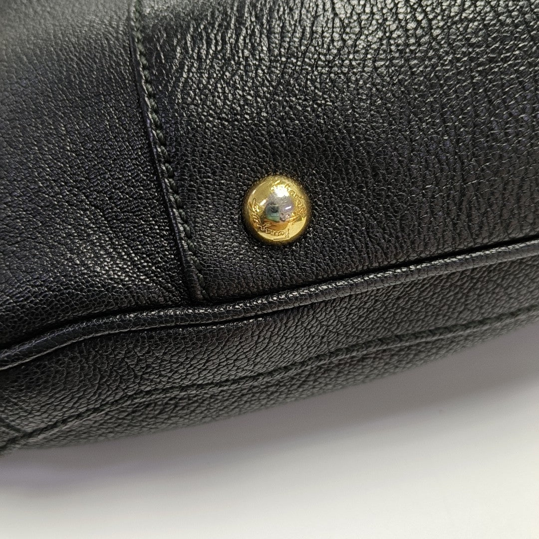 Betulla Medium Calfskin Black