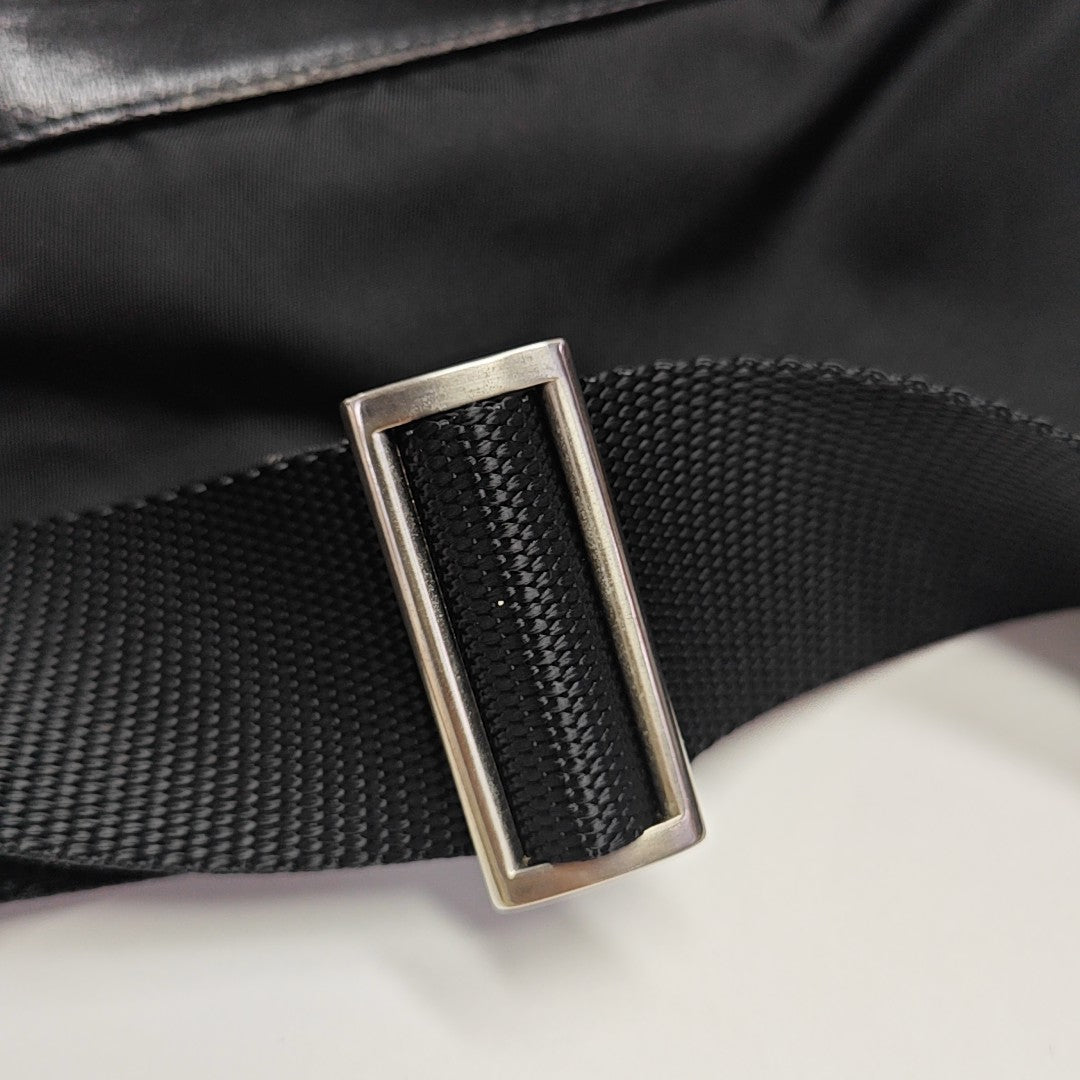Vela Messenger Bag Nylon Black