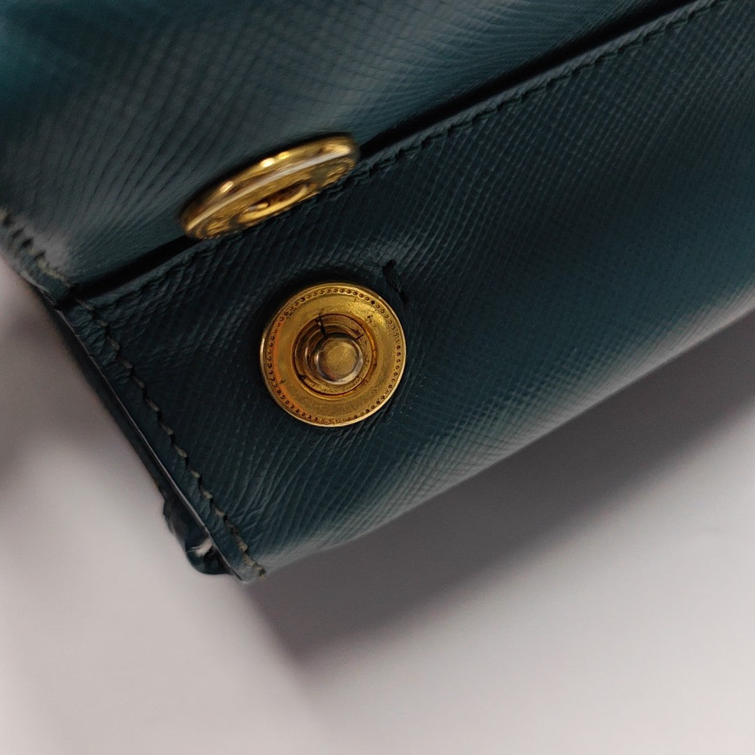 Galleria Medium Saffiano Calfskin Green
