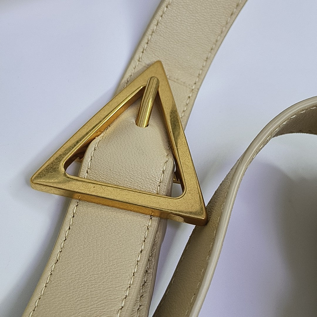 Cassette Medium Lambskin Beige