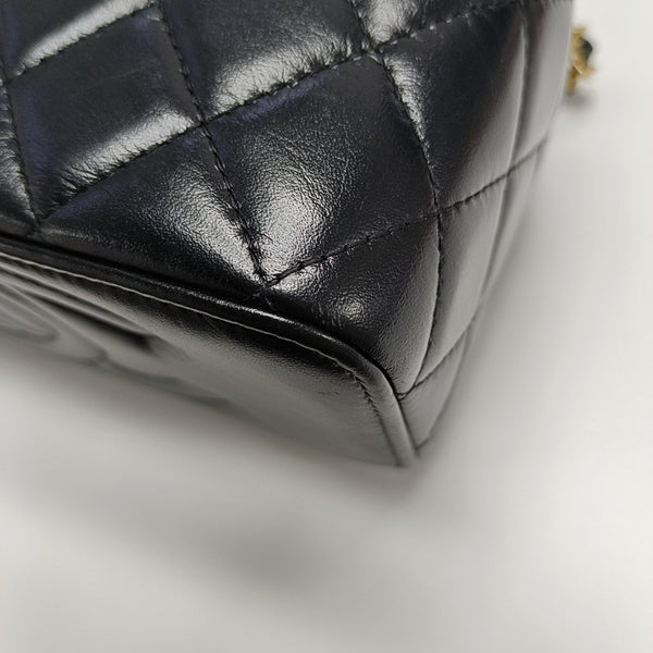 VANITY CASE Small Quilted Lambskin Black