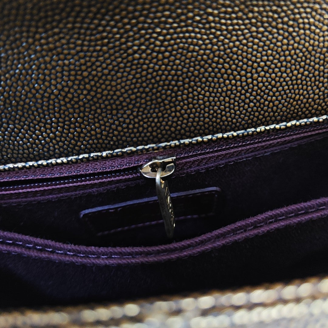 COCO HANDLE Pequeño Piel de becerro graneada acolchada Oro