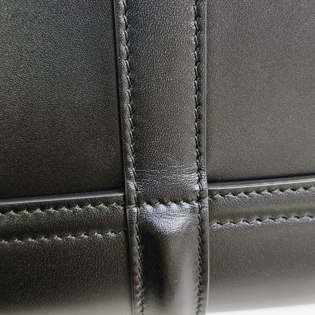 16 Small Calfskin Black