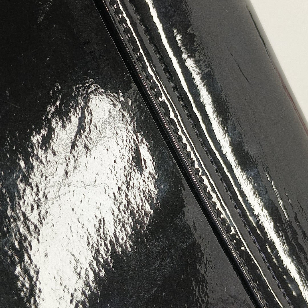 C Medium Patent Leather Black