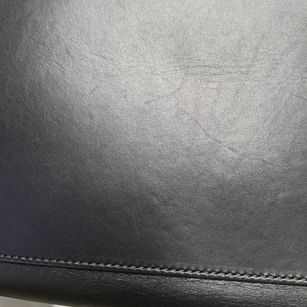 TRAPEZE Medium Calfskin Black