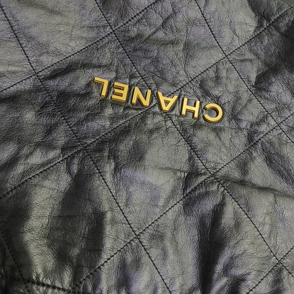 CHANEL 22 Small Quilted Calfskin Black