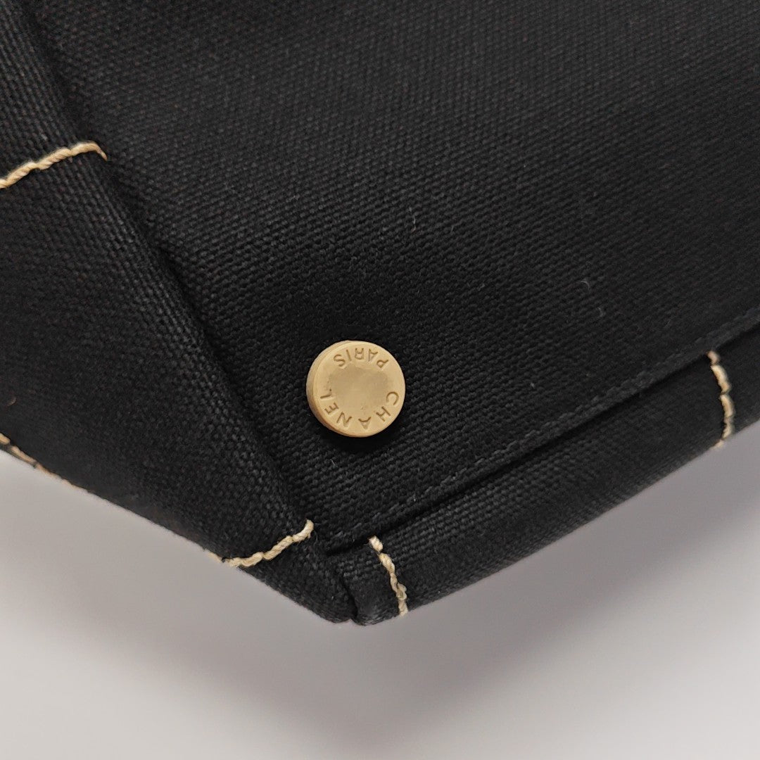 SQUARE STITCH Canvas Black