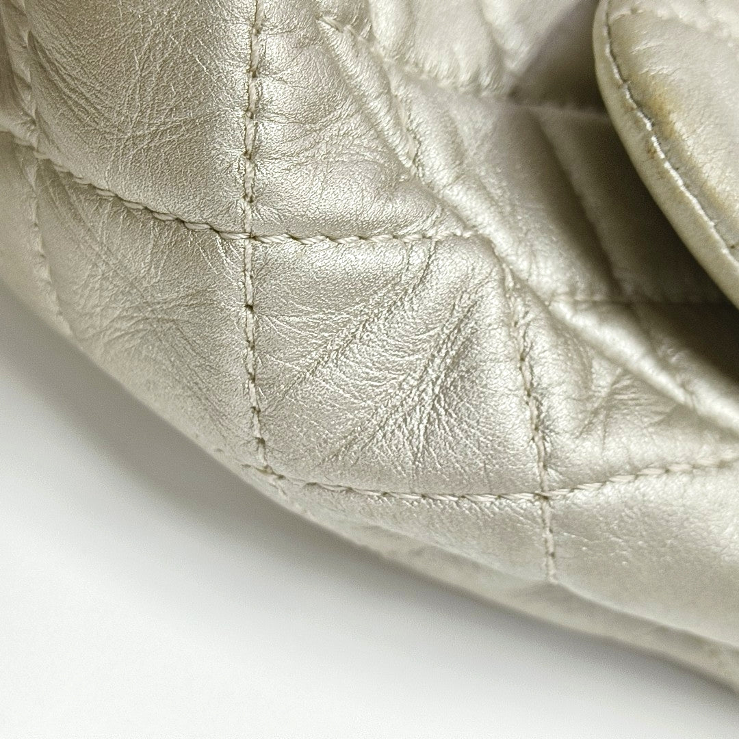 Authenticated pre-owned  CLASSIC FLAP Jumbo Quilted Lambskin Beige - Shoulder Bag at Looply