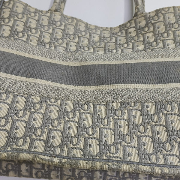 Book Tote Medium Oblique Canvas White