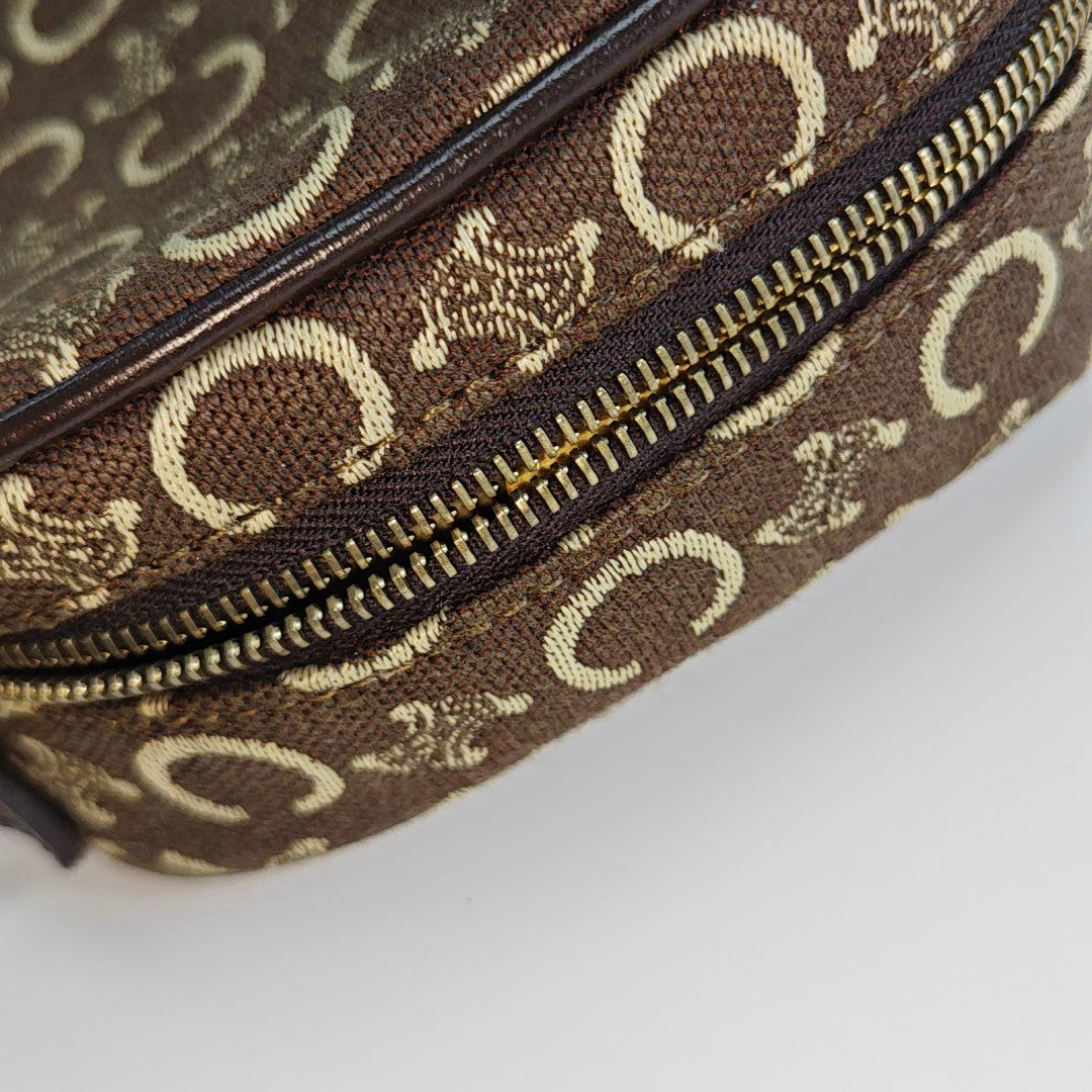 Canvas Brown