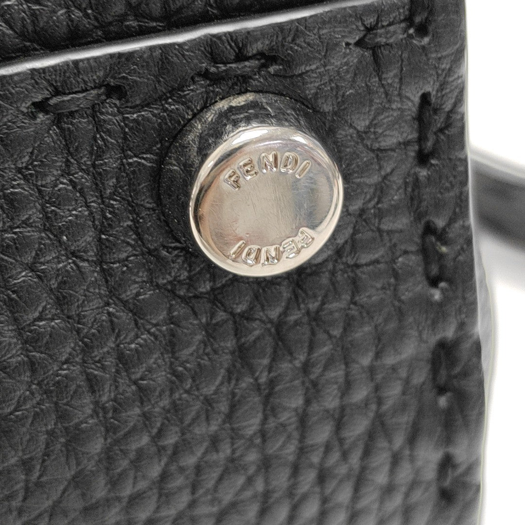 Peekaboo  Essential Medium Calfskin Black