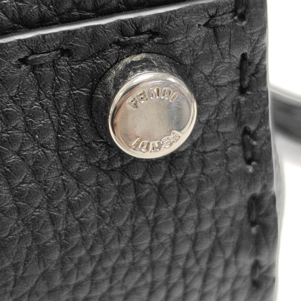 Peekaboo  Essential Medium Calfskin Black
