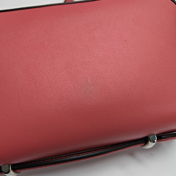 Authenticated pre-owned  GG Marmont Mini Calfskin Red - Shoulder Bag at Looply