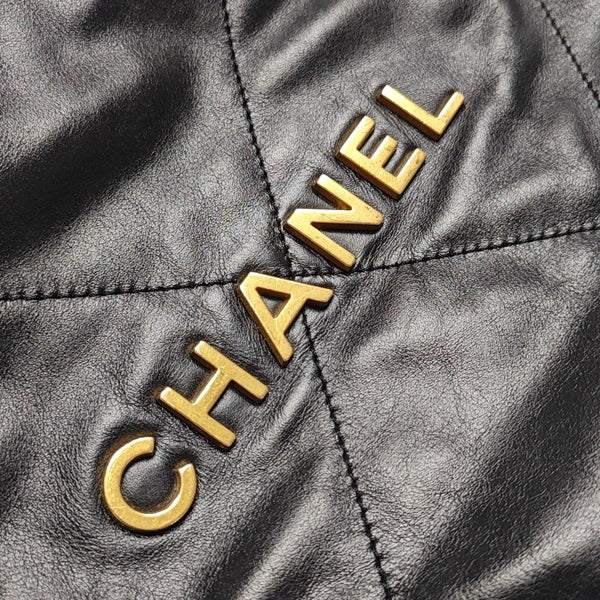 CHANEL 22 Medium Quilted Calfskin Black