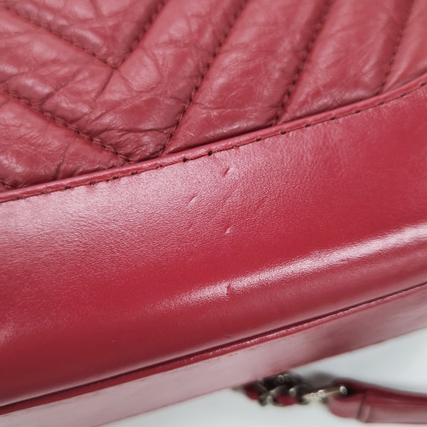 GABRIELLE Small Chevron Calfskin Red