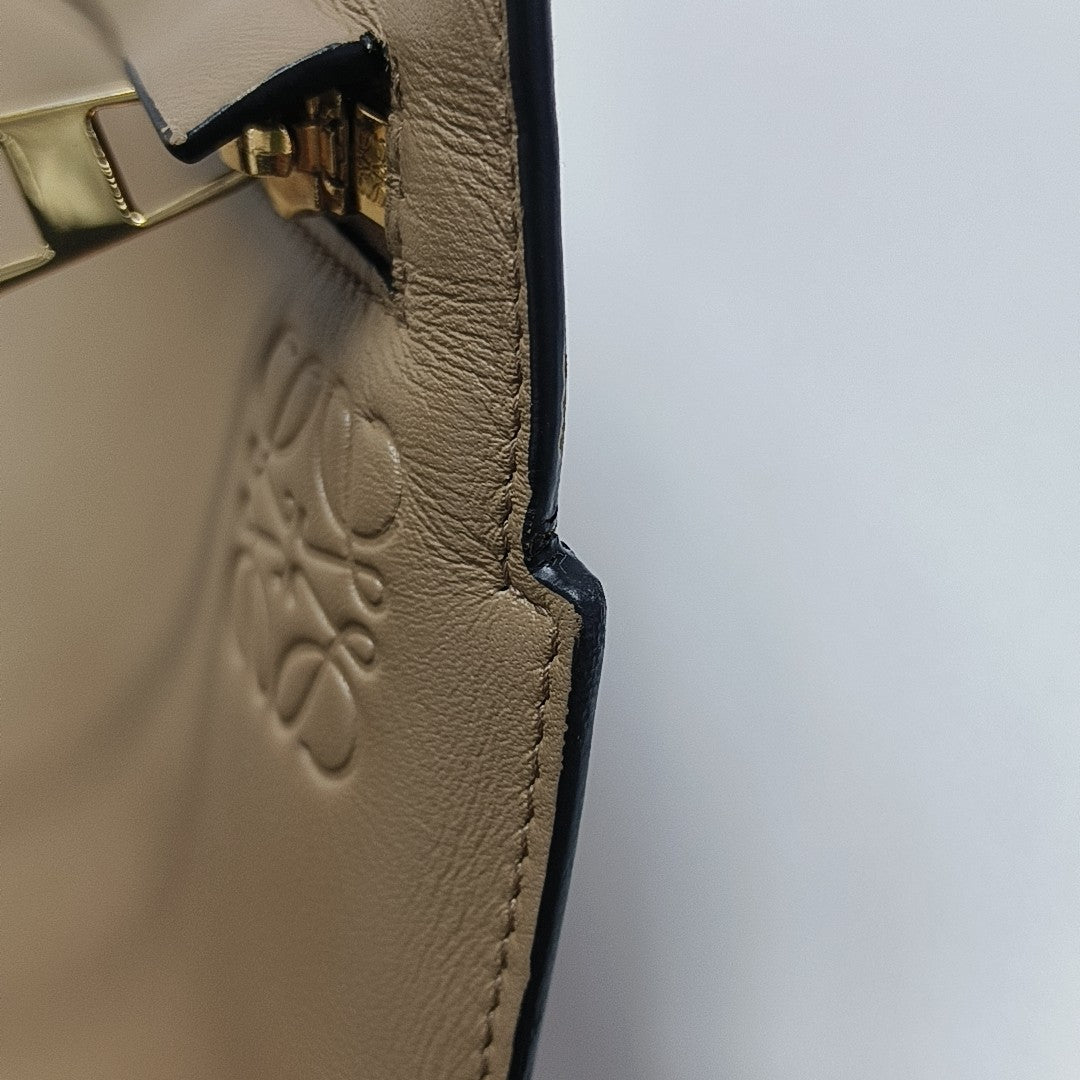 T Pouch Calfskin Beige
