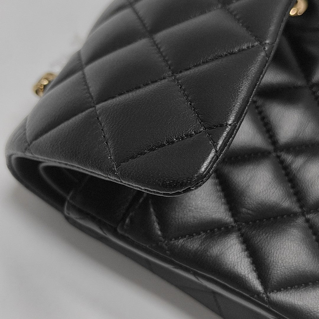 CLASSIC FLAP Mini Quilted Lambskin Black