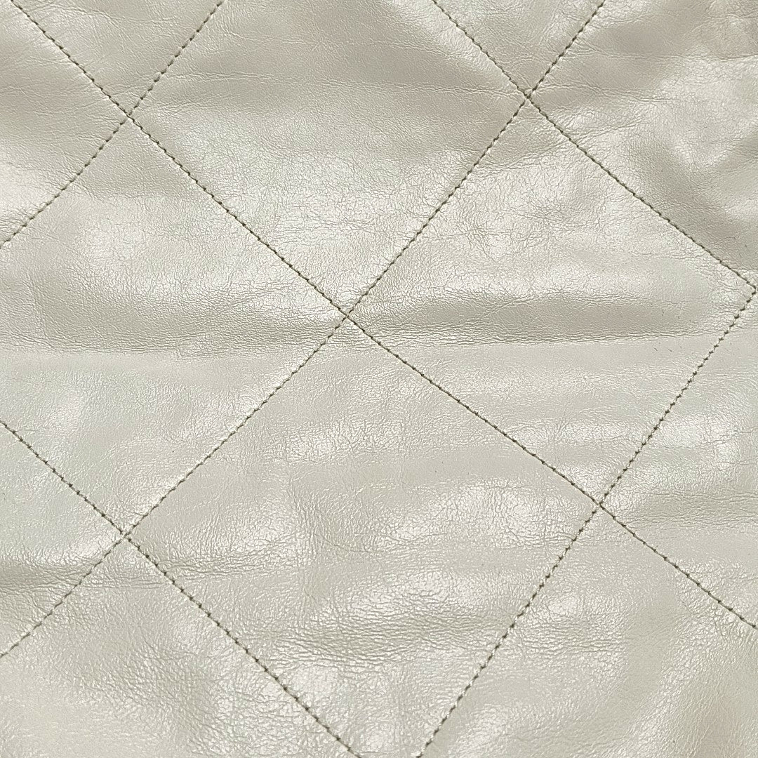 CHANEL 22 Small Quilted Calfskin White