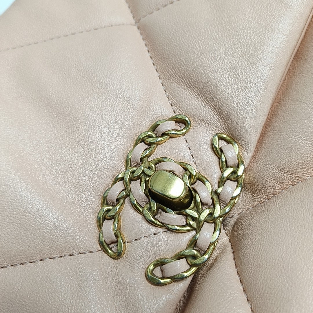 CHANEL 19 Small Quilted Lambskin Pink