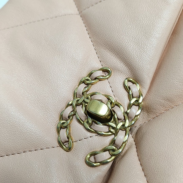CHANEL 19 Small Quilted Lambskin Pink