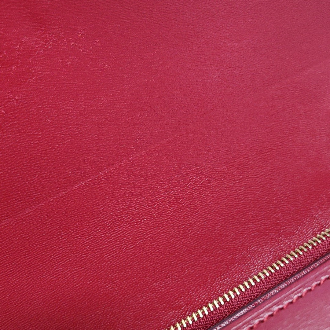 CLASSIC BOX Medium Calfskin Red