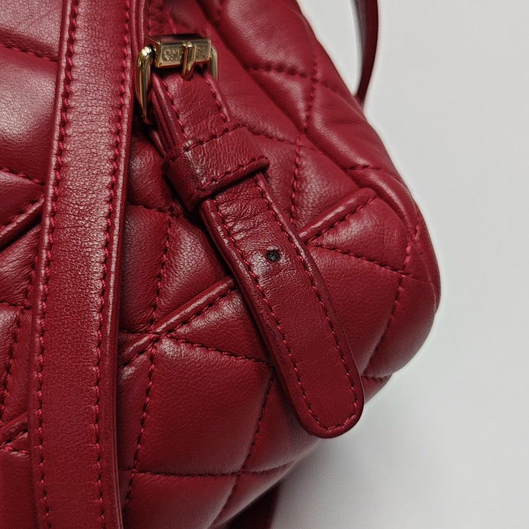 URBAN SPIRIT Small Quilted Lambskin Red