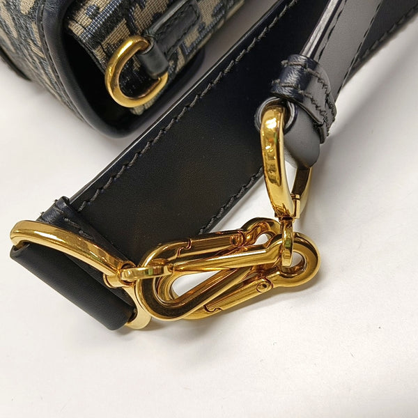 Authenticated pre-owned  30 Montaigne Oblique Canvas Blue - Shoulder Bag at Looply