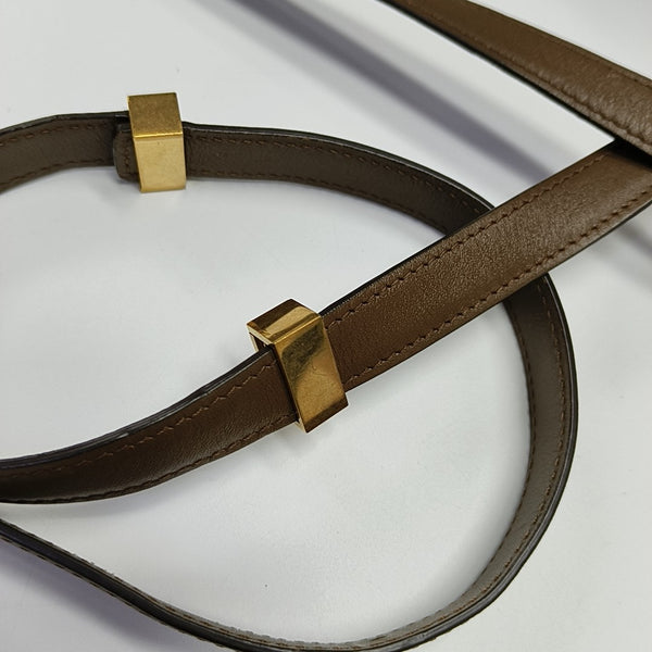 CLASSIC BOX Medium Calfskin Brown